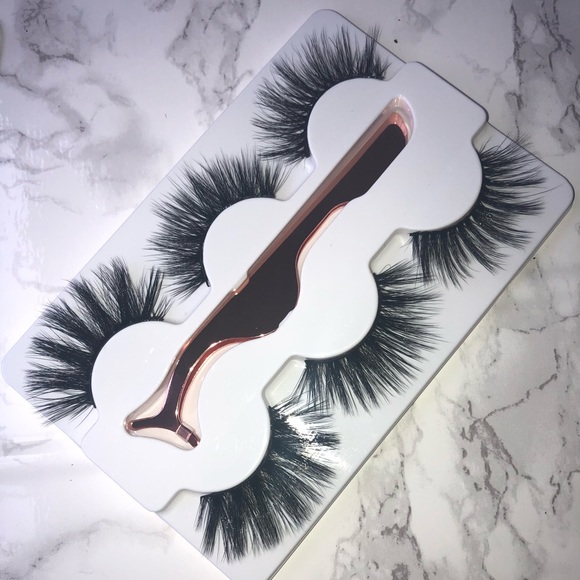 Nail 💅🏼 and Lash Bundle ✨ - Picture 3 of 6